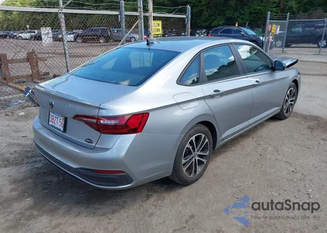 2022 Volkswagen Jetta 1.5T Sport z USA, uszkodzony, nr VIN 3VWBM7BU6NM033320